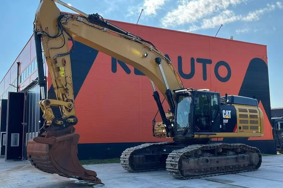 Caterpillar 352 F, 317 kW, diisel