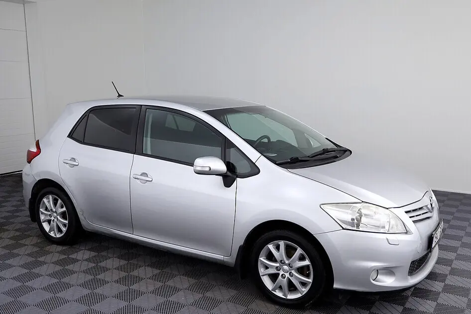 Toyota Auris, 1.6, 131 kW, bensiin, automaat, esivedu