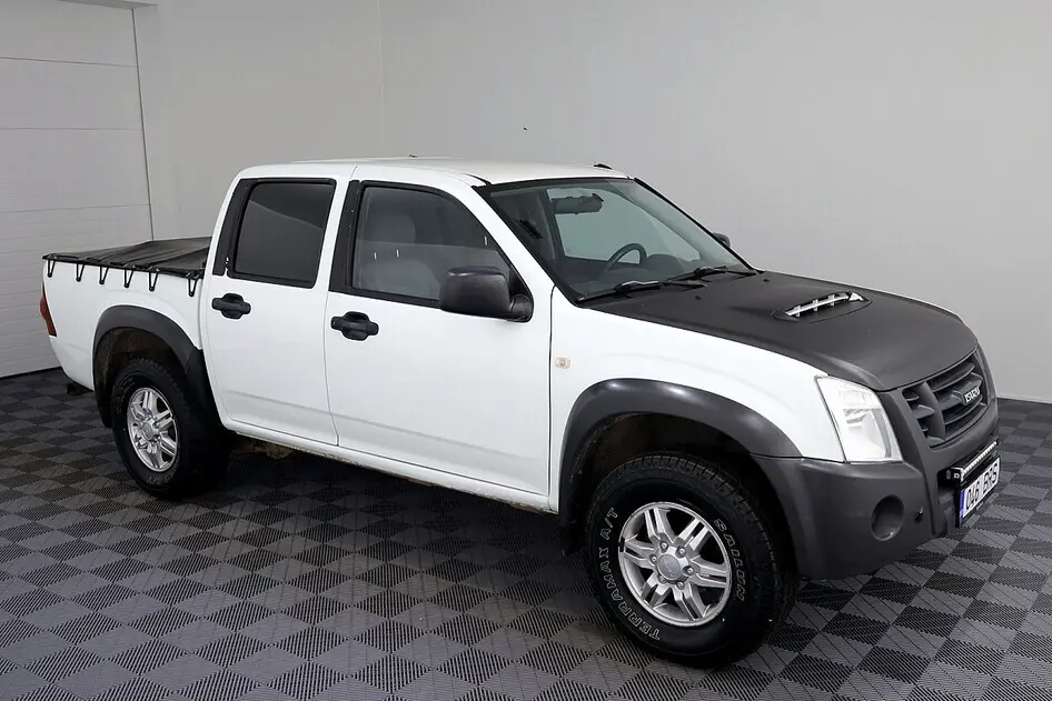 Isuzu D-Max, 2.5, 135 kW, diesel, manual, four-wheel drive
