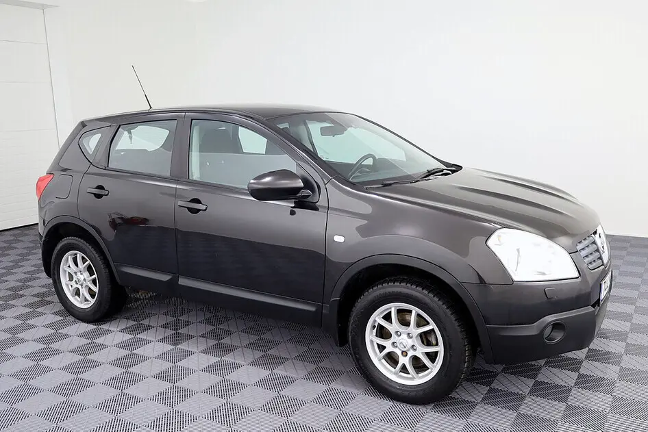 Nissan Qashqai, 2.0, 104 kW, petrol, manual, front-wheel drive