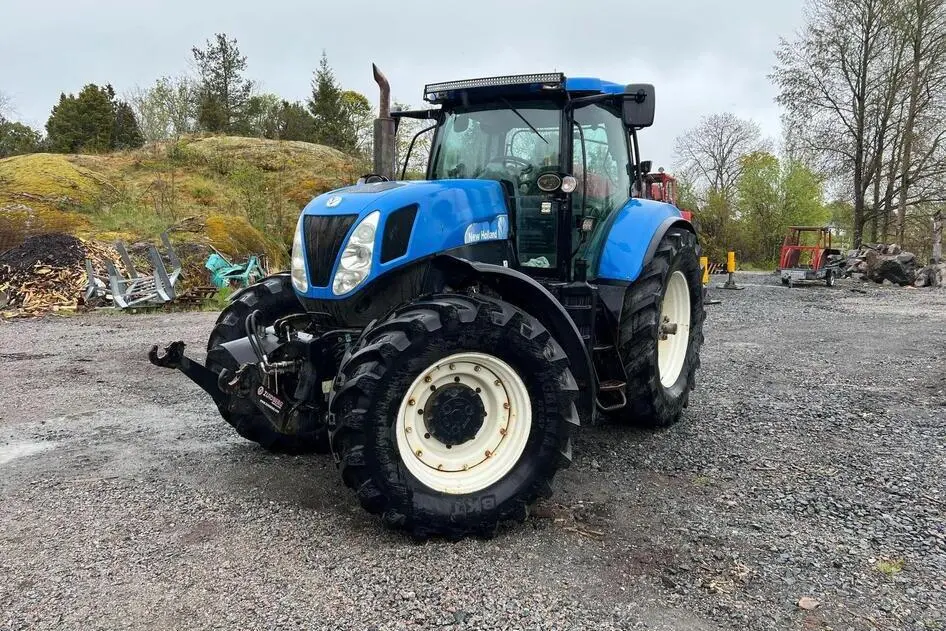 New Holland T7040, 160 kW