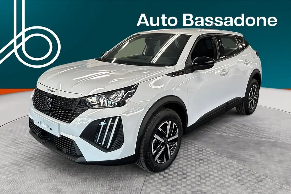Peugeot 2008, 1.2, 107 kW, гибрид б+э, автомат, передний привод
