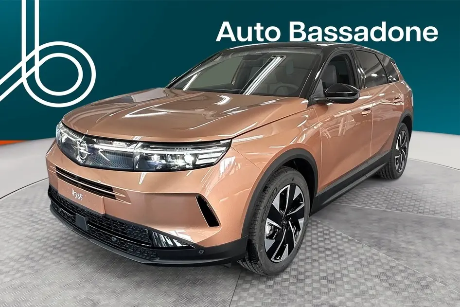 Opel Grandland, 1.2, 107 kW, гибрид б+э, автомат, передний привод
