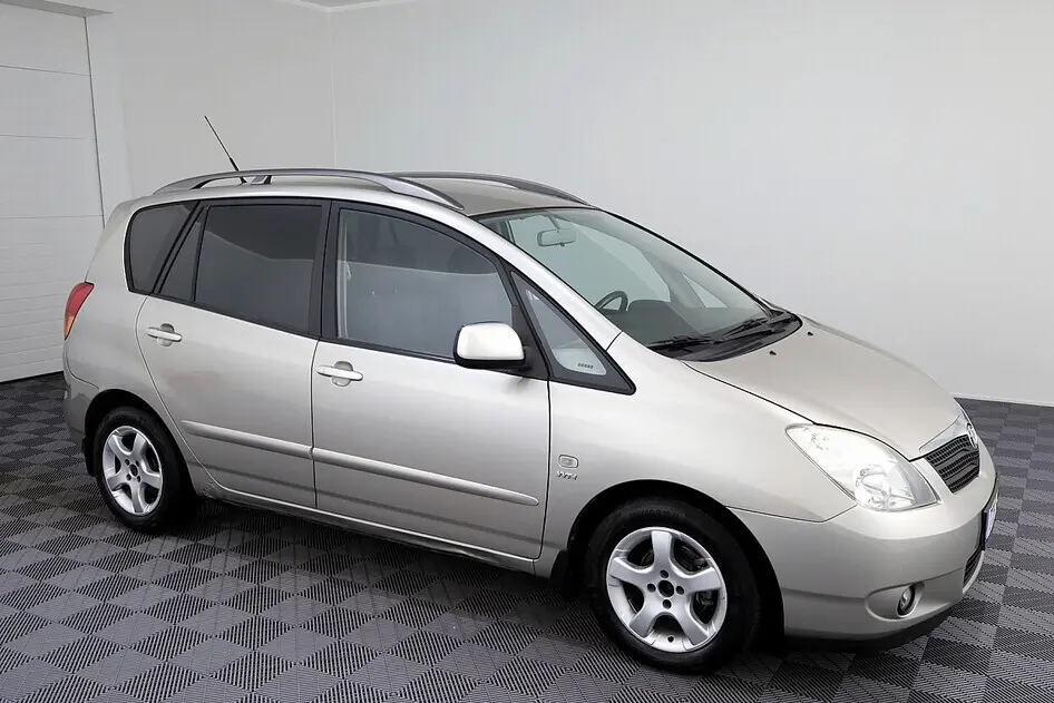 Toyota Corolla Verso, 2004, 1.6, 110 kW, bensiin, manuaal, esivedu