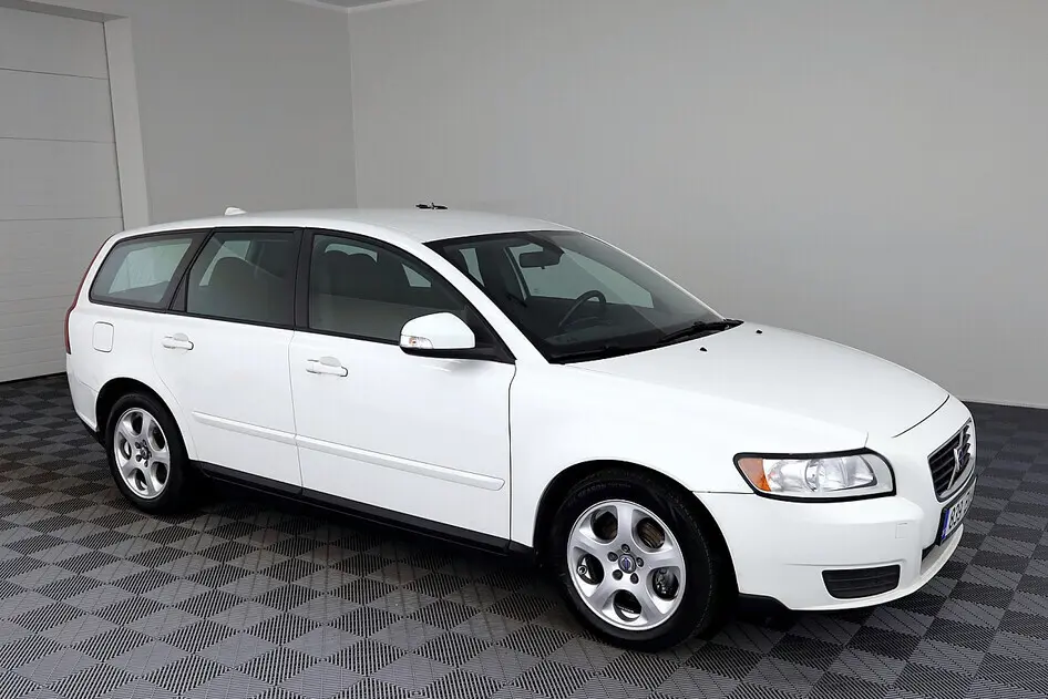 Volvo V50, 2010, 1.6, 108 kW, diesel, manual, front-wheel drive