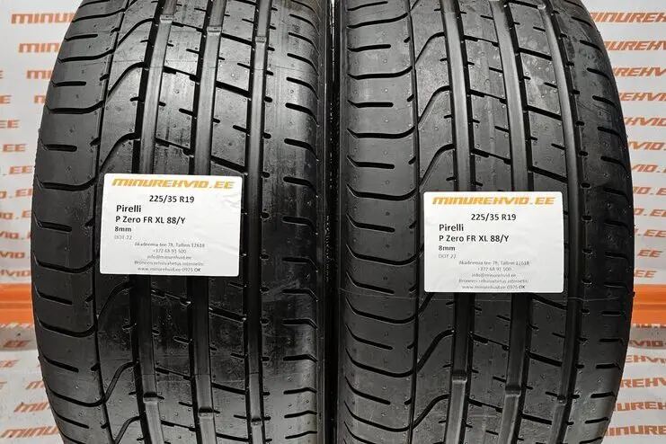 Подержанный летняя шина 225/35R19 Pirelli P Zero FR XL 88/Y