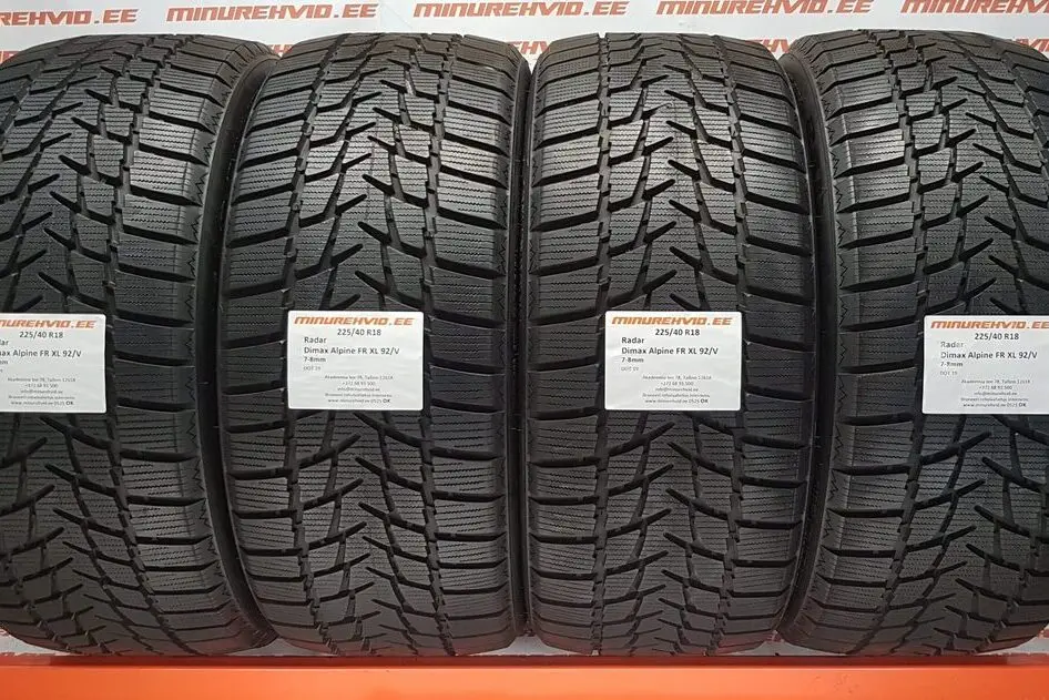Подержанный нешипованная шина 225/40R18 Radar Dimax Alpine FR XL 92/V