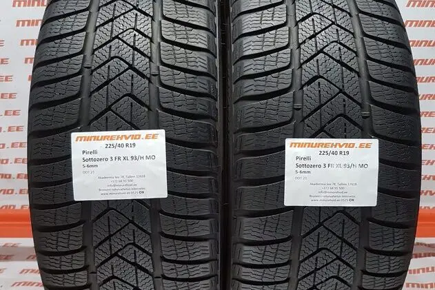 Подержанный нешипованная шина 225/40R19 Pirelli SottoZero 3 FR XL 93/H MO