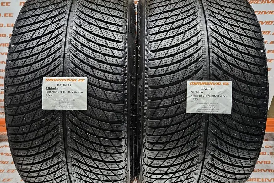 Used studless winter tire 305/30R21 Michelin Pilot Alpin 5 FR XL 104/V like new