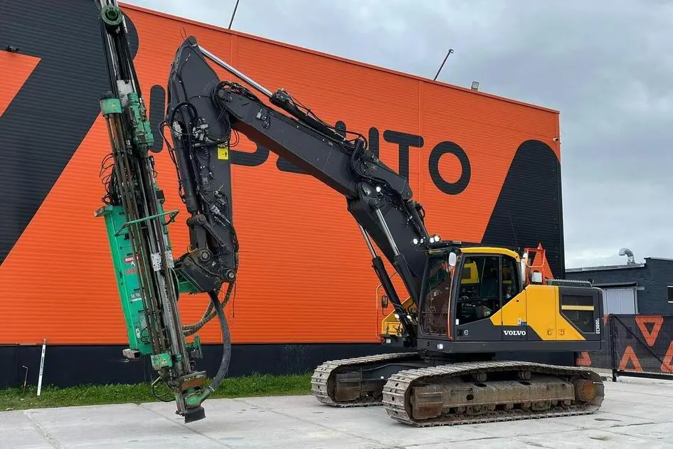 Volvo EC 300 E, 180 kW, diesel
