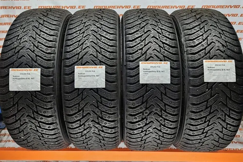 Подержанный шипованная шина 205/60R16 Nokian Hakkapeliitta 8 XL 96/T