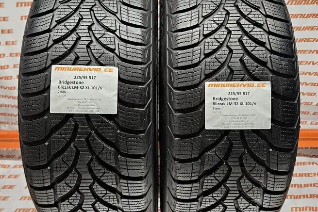 Подержанный нешипованная шина 225/55R17 Bridgestone Blizzak LM-32 XL 101/V