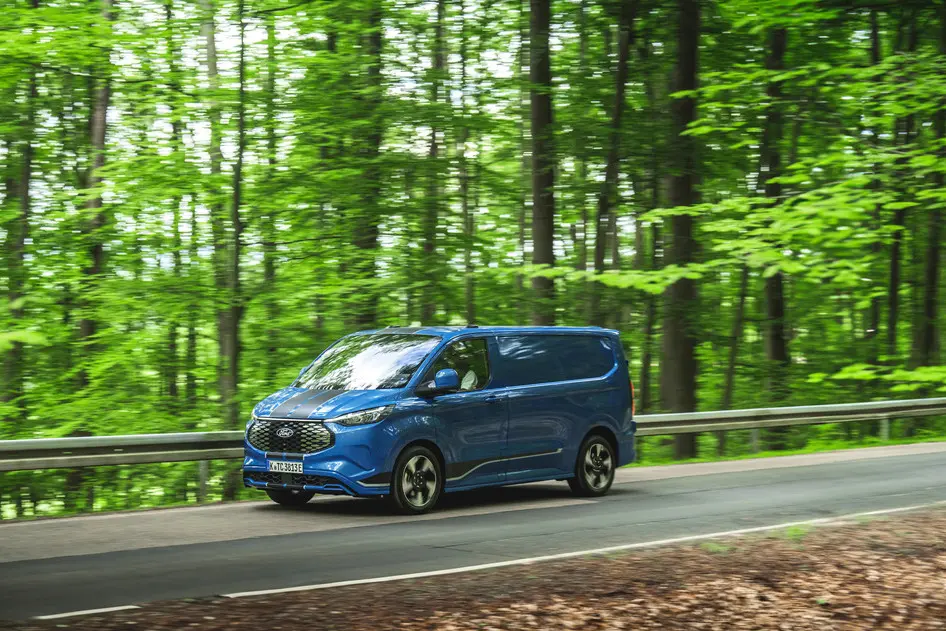 Ford Transit Custom, 2.0, 85 kW, дизель, механическая, передний привод