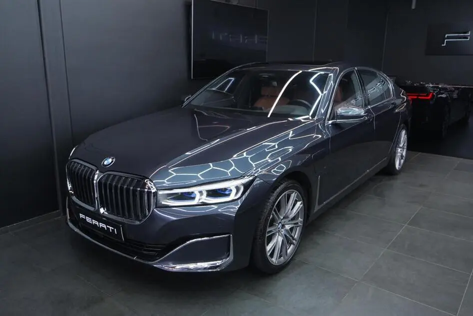 BMW 745, 2019, 3.0, 210 kW, hybrid p+e, automatic, rear-wheel drive