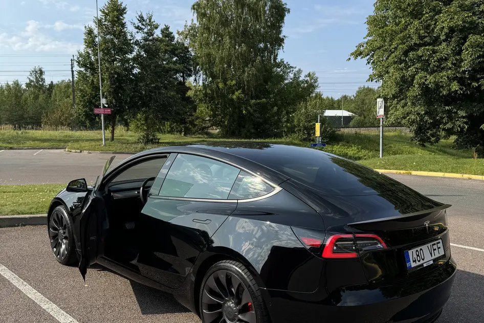 Tesla Model 3, 2021, 155 kW, electric, automatic, four-wheel drive
