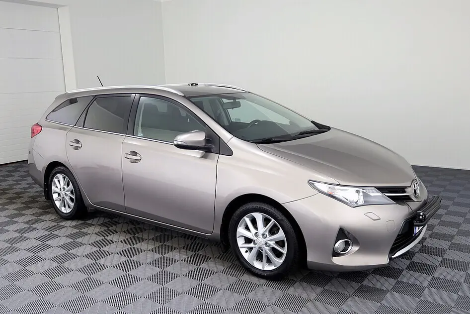 Toyota Auris, 2014, 1.6, 97 kW, petrol, automatic, front-wheel drive