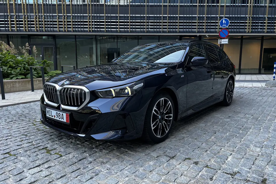 BMW 520, 2024, 2.0, 145 kW, hübriid d+e, automaat, tagavedu