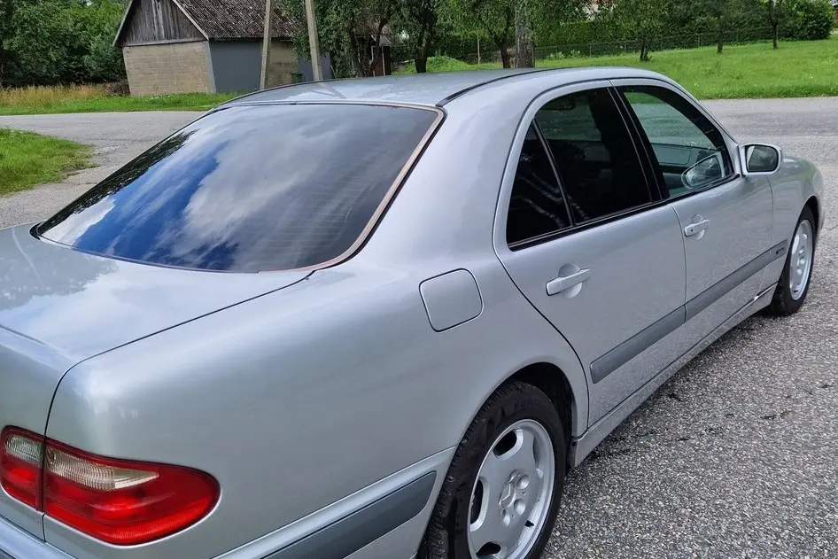 Mercedes-Benz E 240, 2001, 2.6, 125 kW, bensiin, manuaal, tagavedu