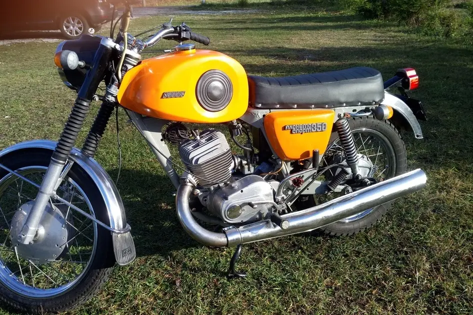 IZ, 1983, 0.4, petrol, manual, rear-wheel drive