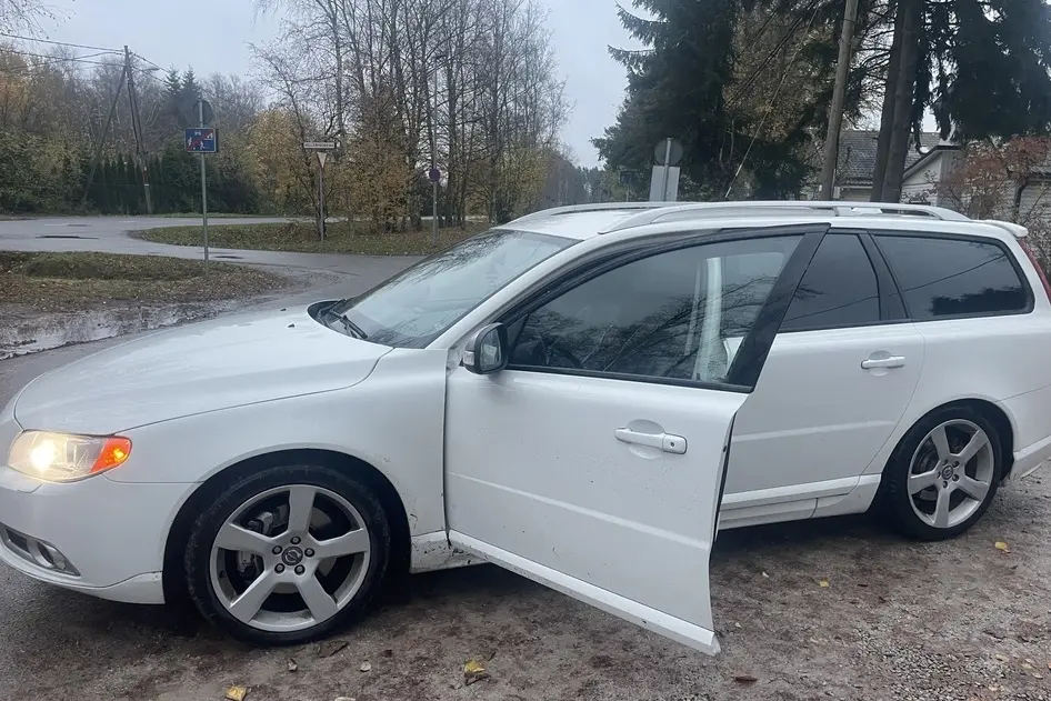 Volvo V70, 2011, 2.0, 149 kW, petrol, automatic, front-wheel drive