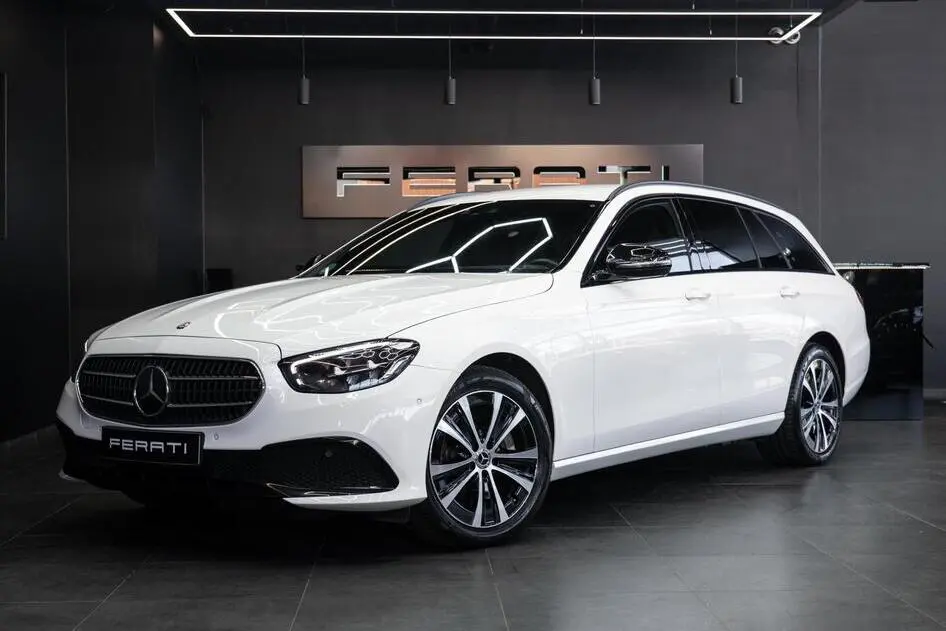 Mercedes-Benz E 300, 2022, 2.0, 143 kW, hibrīds (dīzelis/elektrība), automātiskā, aizmugurējā piedziņa