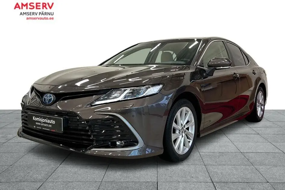 Toyota Camry, 2022, 2.5, 131 kW, hybrid (petrol/electric), automatic, front-wheel drive