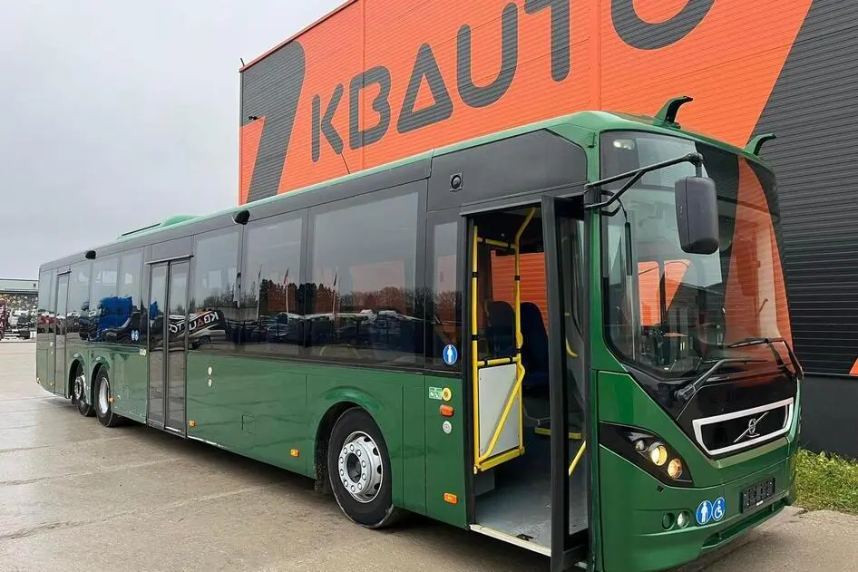 Volvo B8RLE 8900 6x2, 2015, 240 kW, diesel, automatic