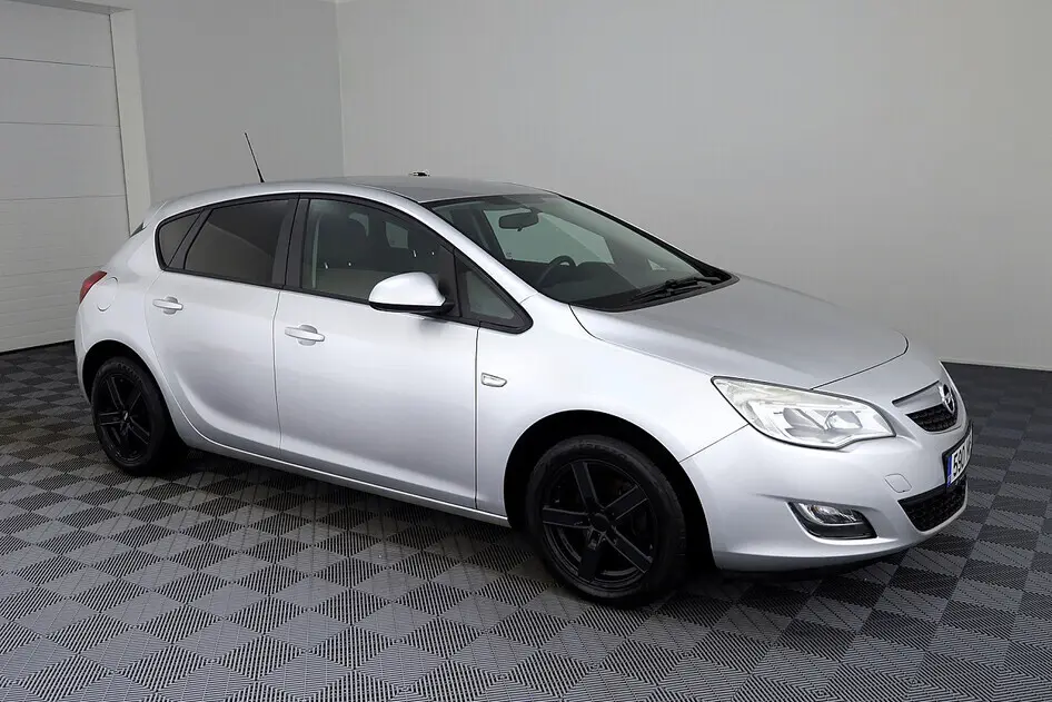 Opel Astra, 2011, 1.6, 85 kW, petrol, manual, front-wheel drive