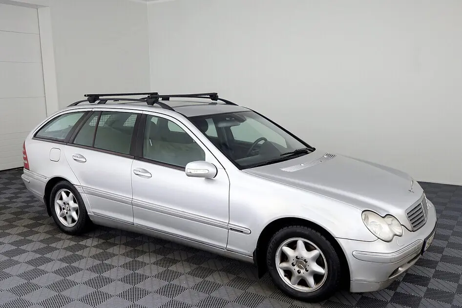 Mercedes-Benz C 220, 2003, 2.1, 100 kW, diesel, automatic, rear-wheel drive