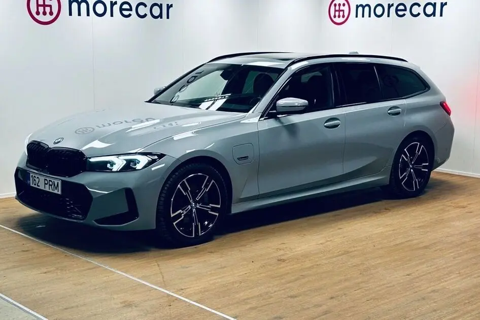 BMW 330, 2022, 2.0, 135 kW, подключаемый гибрид (бензин/электричество), автомат, полный привод