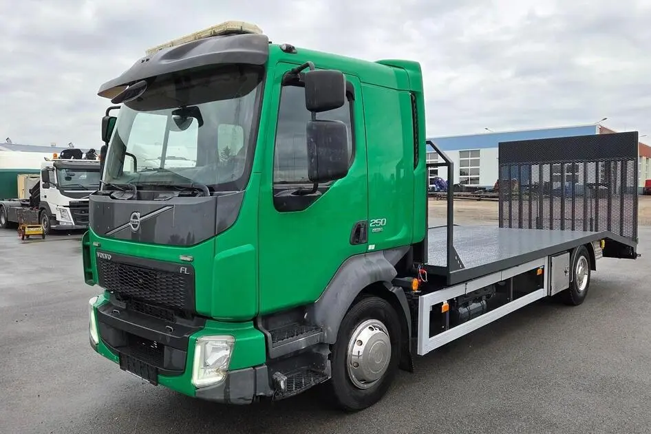 Volvo FL250 4X2, 2014, 188 kW, diesel, automatic