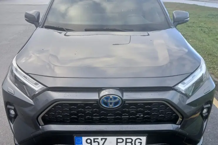 Toyota RAV4, 2023, 2.5, 136 kW, подключаемый гибрид (бензин/электричество), автомат, полный привод