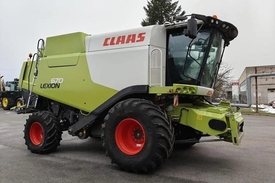 Claas Lexion 670, 329 kW, diesel
