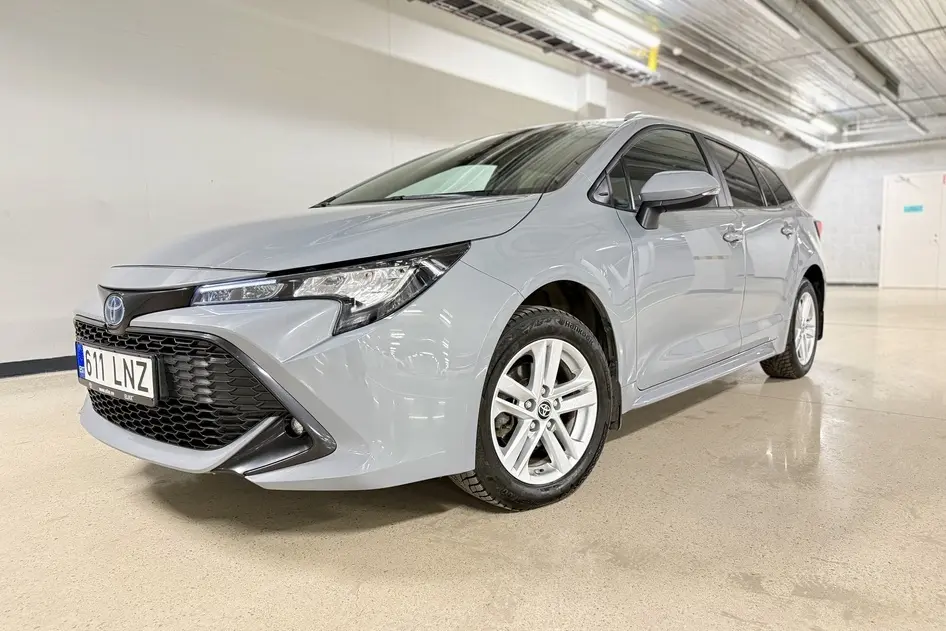 Toyota Corolla, 2022, 1.8, 72 kW, hybrid (petrol/electric), automatic, front-wheel drive
