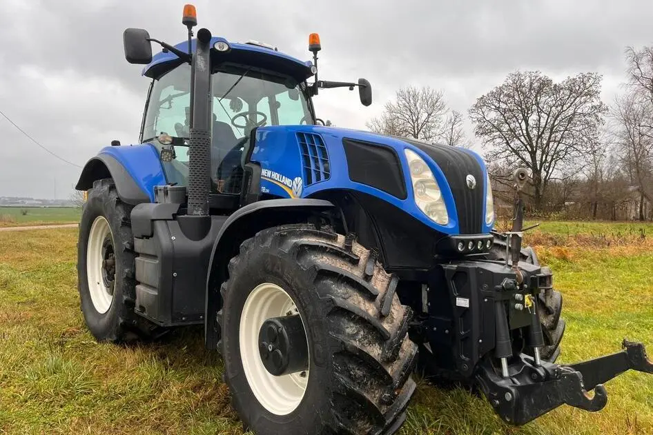 New Holland T8.330, 235 kW, diesel, automatic