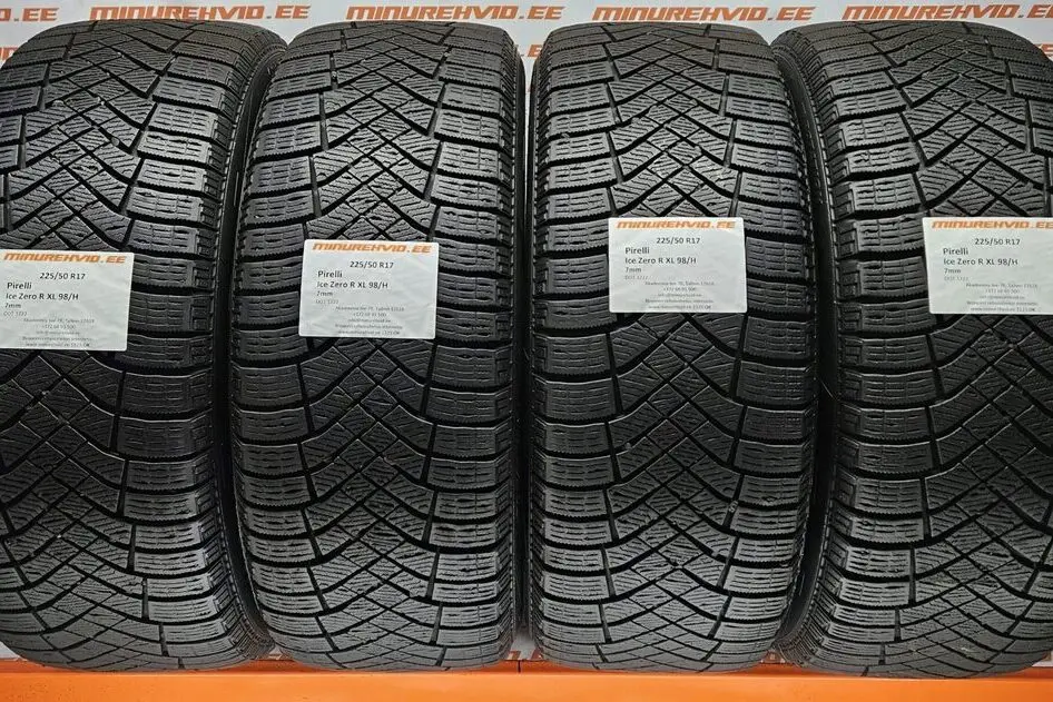 Used studless winter tire 225/50R17 Pirelli Ice Zero R XL 98/H