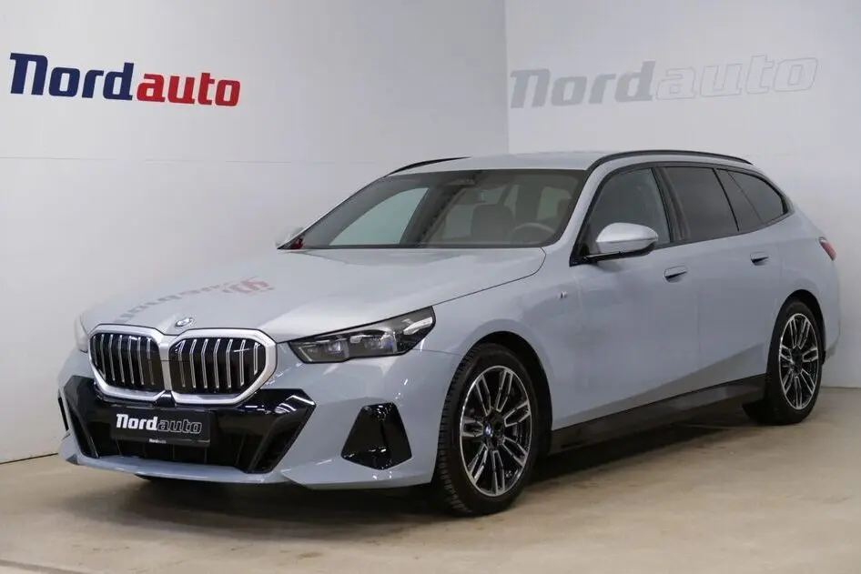 BMW 520, 2025, 2.0, 145 kW, hibridas (dyzelis/elektra), automatinė, visų varomųjų ratų pavara