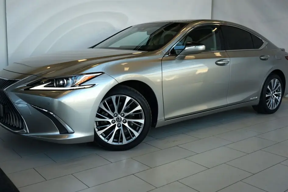 Lexus ES 300, 2019, 2.5, 131 kW, hybrid (petrol/electric), automatic, front-wheel drive