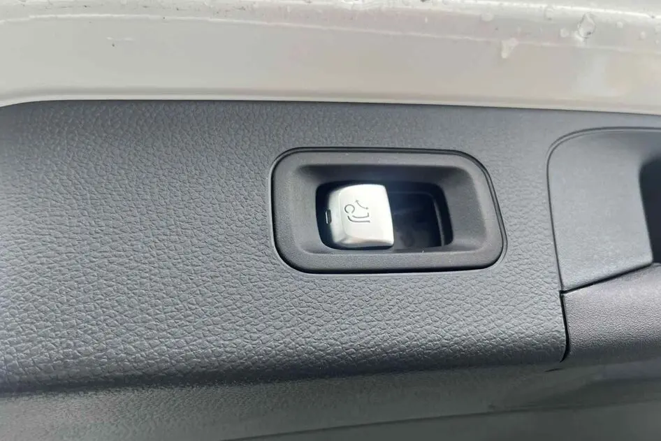 Mercedes-Benz GLC 300, 2021, 2.0, 143 kW, pistikhübriid (diisel/elekter), automaat, nelikvedu