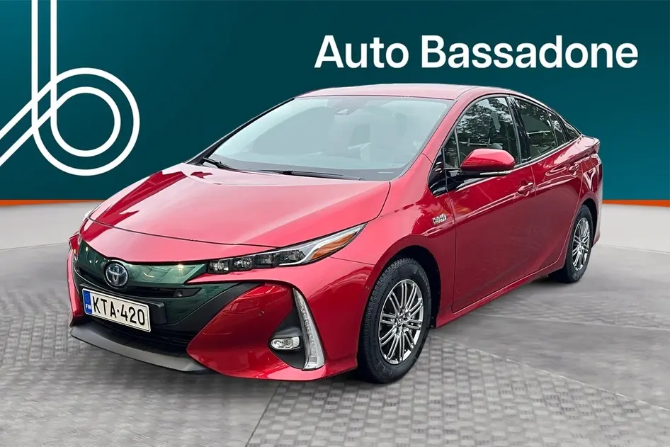 Toyota Prius, 2018, 1.8, 90 kW, plug-in hybrid (petrol/electric), automatic, front-wheel drive