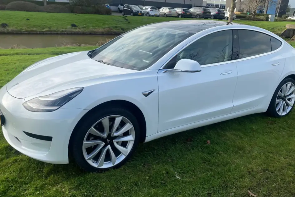 Tesla Model 3, 2019, 60 kW, electric, automatic, rear-wheel drive
