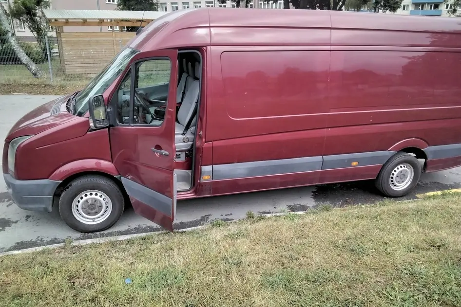 Volkswagen Crafter, 2.5, 100 kW, diesel, automatic, rear-wheel drive