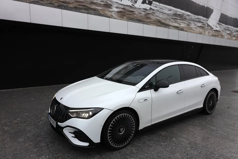 Mercedes-Benz EQE, 350 kW, electric, automatic, four-wheel drive