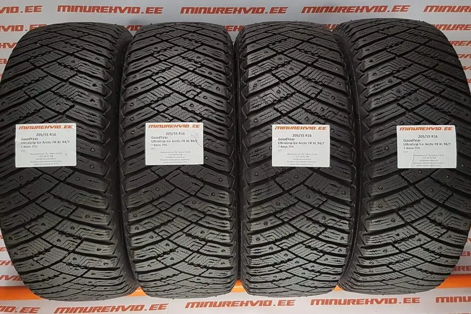 Подержанный шипованная шина 205/55R16 GoodYear UltraGrip Ice Arctic FR XL 94/T-