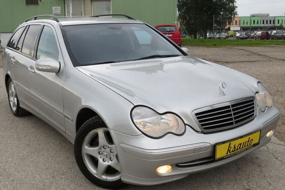 Mercedes-Benz C 180, бензин, автомат, задний привод