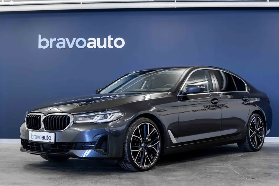 BMW 530, 3.0, 210 kW, гибрид, автомат, полный привод