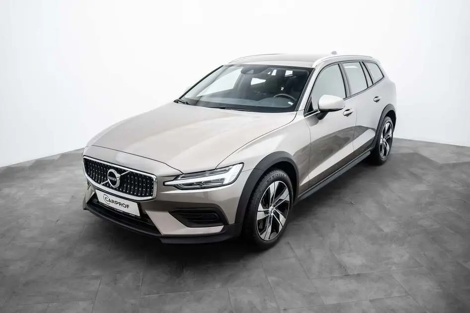 Volvo V60 Cross Country, 2.0, 184 kW, гибрид, автомат, полный привод