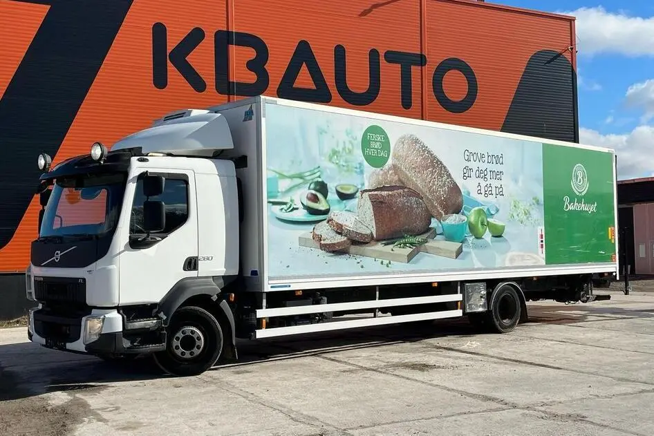Volvo FL 280 4x2, 210 kW, diesel, automatic