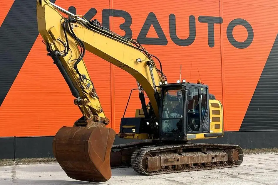 Caterpillar 320 E, 113 kW, diisel