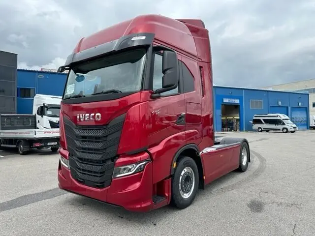 Iveco S-Way, 13.0, 357 kW, дизель, автомат, задний привод